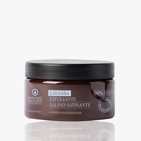 Lavendel kroppsskrubb vit bakgrund